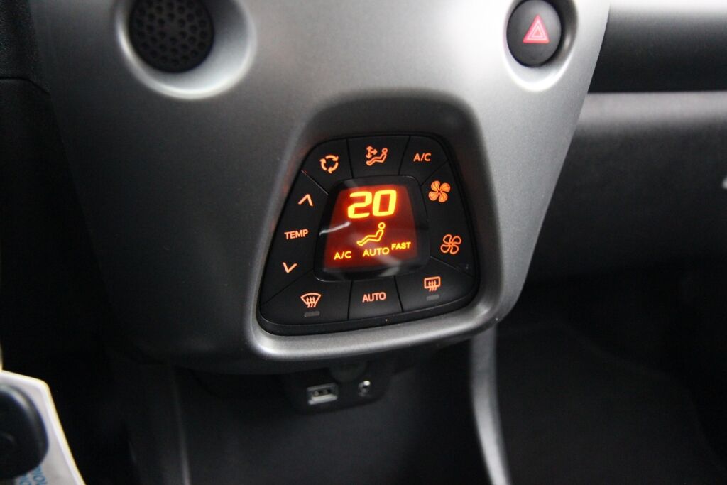 Toyota AYGO 2022 1.0 VVT-i x-play Online Edition 5ov / Kamera / Huoltokirja /