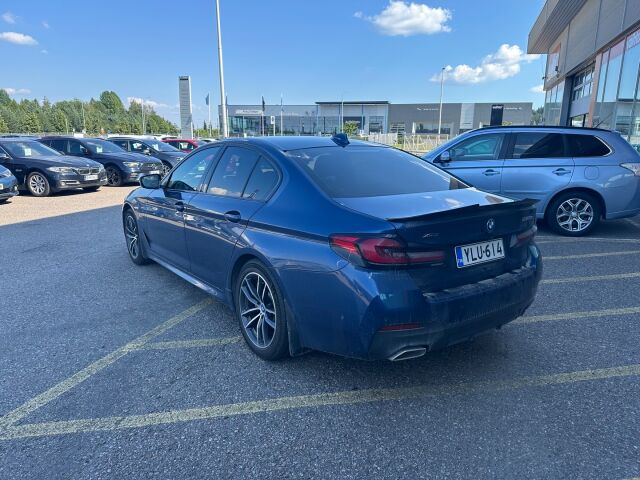 BMW 530 2022 G30 Sedan 530e xDrive A Charged Edition M Sport / Navi / Nahat / Koukku / Keyless Go