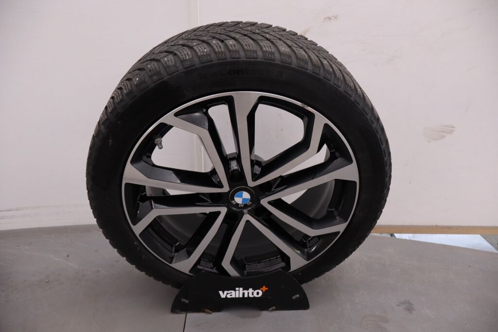 BMW 320 2022 G21 Touring 320e xDrive A Charged Edition / Navi / Koukku / Keyless Go / Led