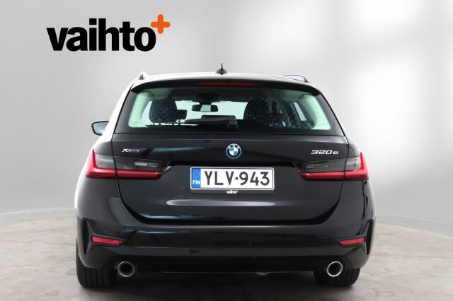 BMW 320 2022 G21 Touring 320e xDrive A Charged Edition / Navi / Koukku / Keyless Go / Led