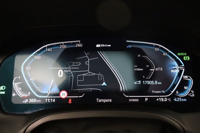 BMW 320 2022 G21 Touring 320e xDrive A Charged Edition / Navi / Koukku / Keyless Go / Led