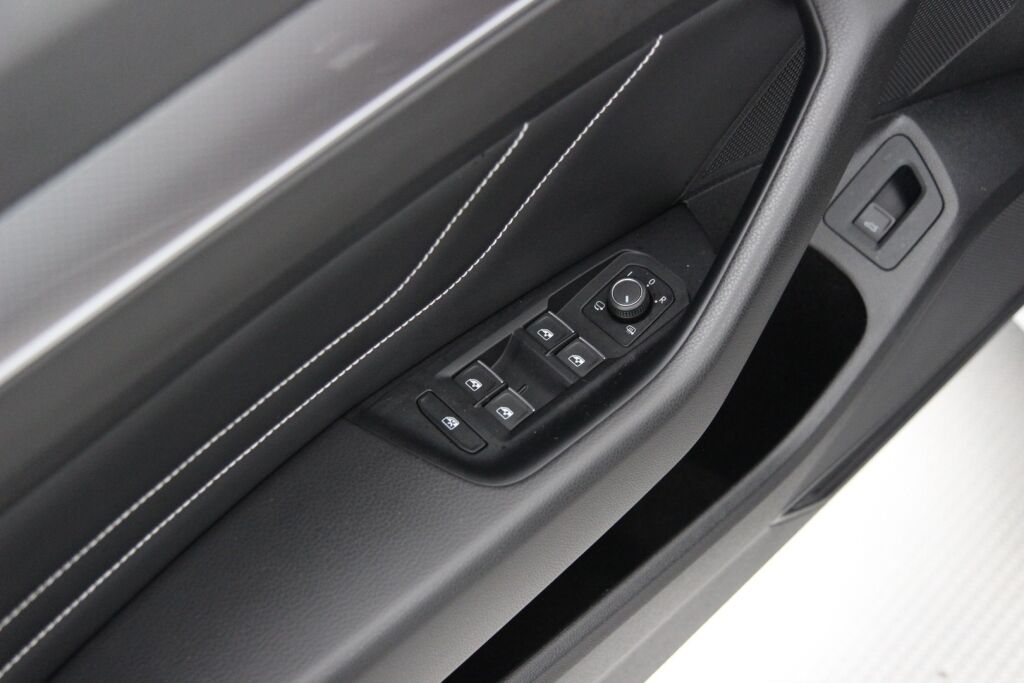 Volkswagen Passat 2023 Variant Alltrack 2,0 TDI SCR 147 kW 4MOTION DSG-aut. / Muistipenkki / Keyless / Webasto / Vetokoukku