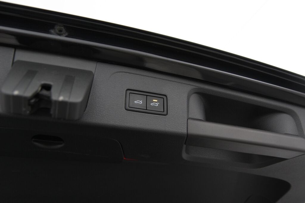 Volkswagen Passat 2023 Variant Alltrack 2,0 TDI SCR 147 kW 4MOTION DSG-aut. / Muistipenkki / Keyless / Webasto / Vetokoukku