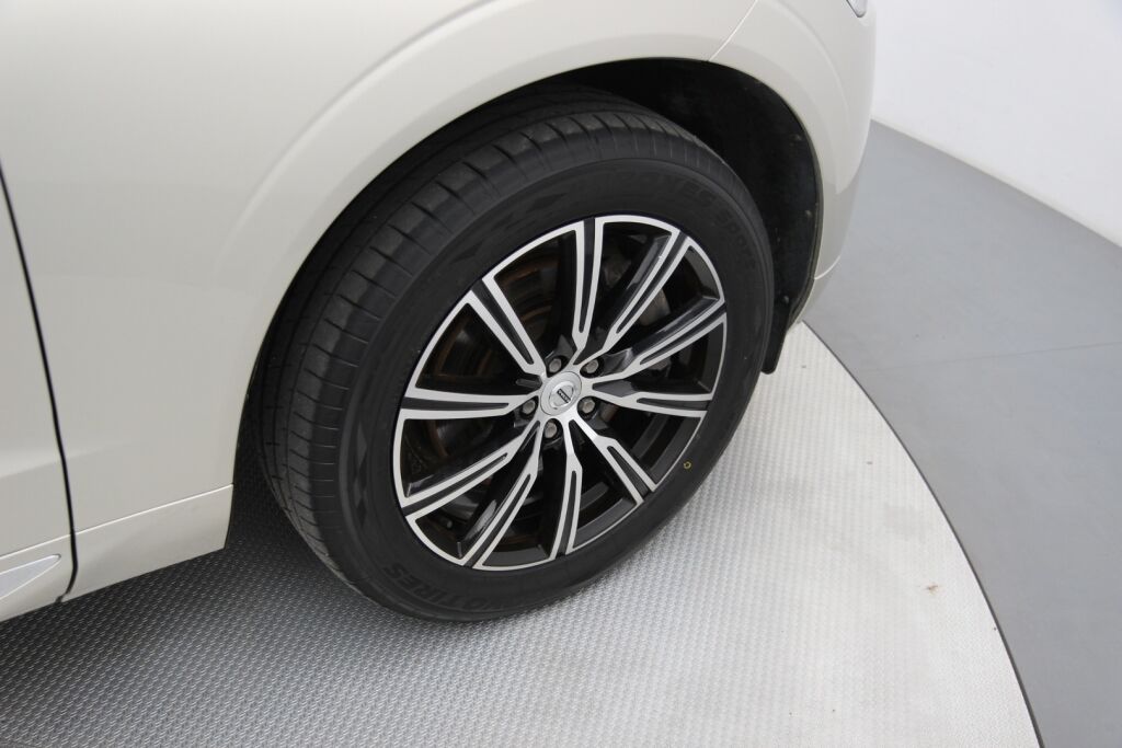 Volvo XC60 2021 T6 TwE AWD Business Inscription aut. / 1-omisteinen / Panorama / Nahat muistilla / Blis / Koukku / Adapt. vakkari