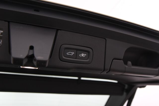 Volvo XC60 2021 T6 TwE AWD Business Inscription aut. / 1-omisteinen / Panorama / Nahat muistilla / Blis / Koukku / Adapt. vakkari
