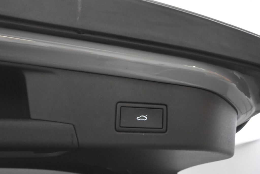 Volkswagen ID.4 2021 Pro Performance Max 150 kW, akku 77 kWh / HUD / ACC / iQ Light / Panoraama / Hieronnat etuistuimissa