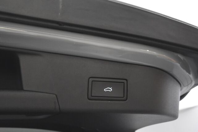 Volkswagen ID.4 2021 Pro Performance Max 150 kW, akku 77 kWh / HUD / ACC / iQ Light / Panoraama / Hieronnat etuistuimissa