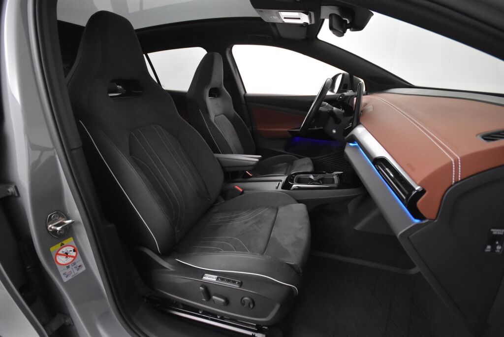 Volkswagen ID.4 2021 Pro Performance Max 150 kW, akku 77 kWh / HUD / ACC / iQ Light / Panoraama / Hieronnat etuistuimissa