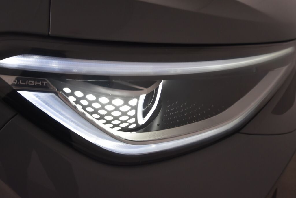 Volkswagen ID.4 2021 Pro Performance Max 150 kW, akku 77 kWh / HUD / ACC / iQ Light / Panoraama / Hieronnat etuistuimissa