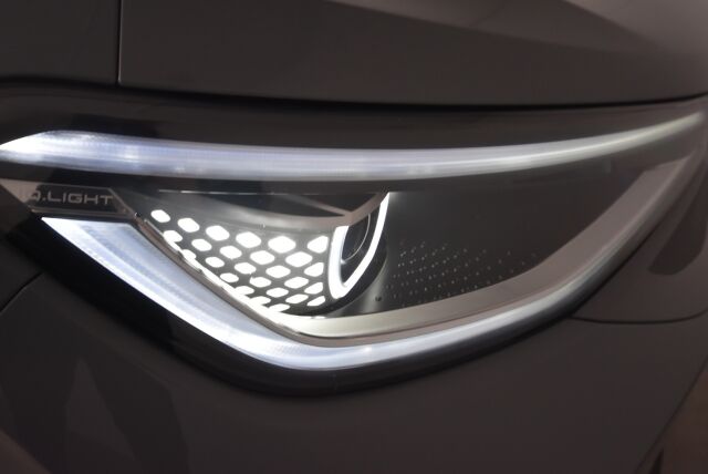 Volkswagen ID.4 2021 Pro Performance Max 150 kW, akku 77 kWh / HUD / ACC / iQ Light / Panoraama / Hieronnat etuistuimissa