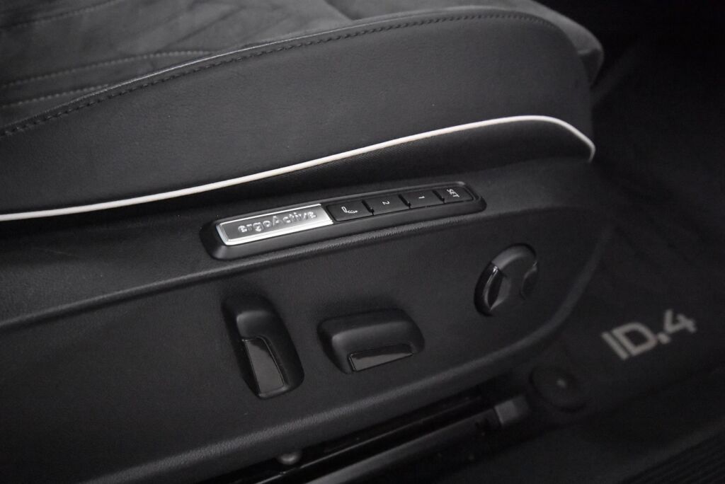 Volkswagen ID.4 2021 Pro Performance Max 150 kW, akku 77 kWh / HUD / ACC / iQ Light / Panoraama / Hieronnat etuistuimissa