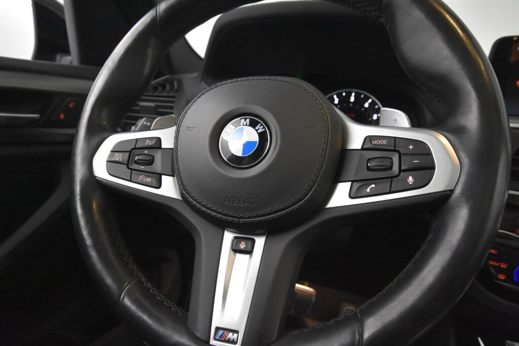 BMW X3 2018 G01 xDrive M40i A M Performance / Panoraama / Vetokoukku / Webasto / Led-ajovalot / Display Key