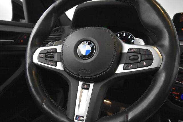 BMW X3 2018 G01 xDrive M40i A M Performance / Panoraama / Vetokoukku / Webasto / Led-ajovalot / Display Key