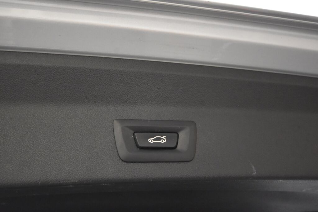 BMW X3 2018 G01 xDrive M40i A M Performance / Panoraama / Vetokoukku / Webasto / Led-ajovalot / Display Key