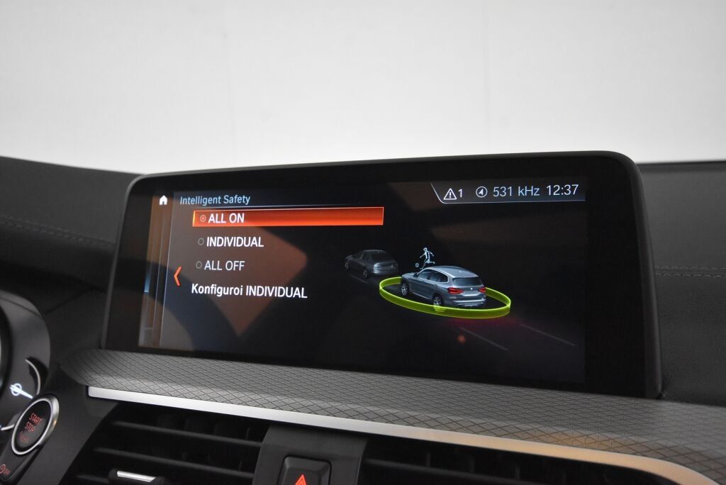 BMW X3 2018 G01 xDrive M40i A M Performance / Panoraama / Vetokoukku / Webasto / Led-ajovalot / Display Key