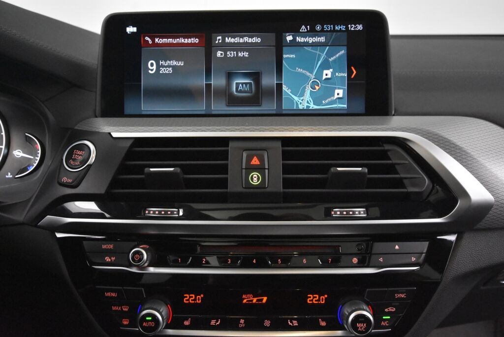 BMW X3 2018 G01 xDrive M40i A M Performance / Panoraama / Vetokoukku / Webasto / Led-ajovalot / Display Key