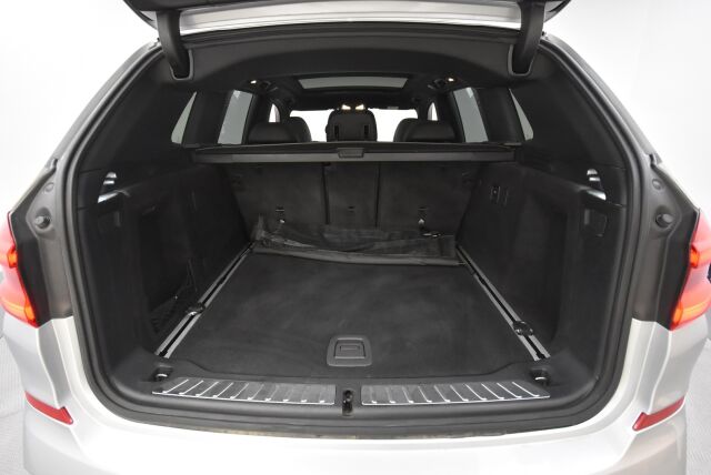 BMW X3 2018 G01 xDrive M40i A M Performance / Panoraama / Vetokoukku / Webasto / Led-ajovalot / Display Key