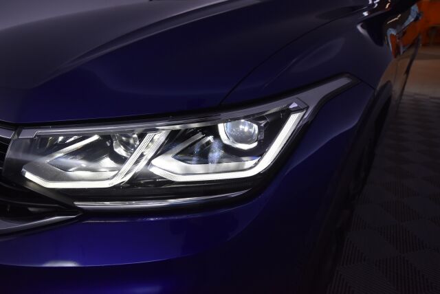 Volkswagen Tiguan 2022 R-Line 2,0 TDI SCR 110 kW 4MOTION DSG-automaatti / Suomiauto / Webasto / Vetokoukku / iQ-light / Digimittaristo