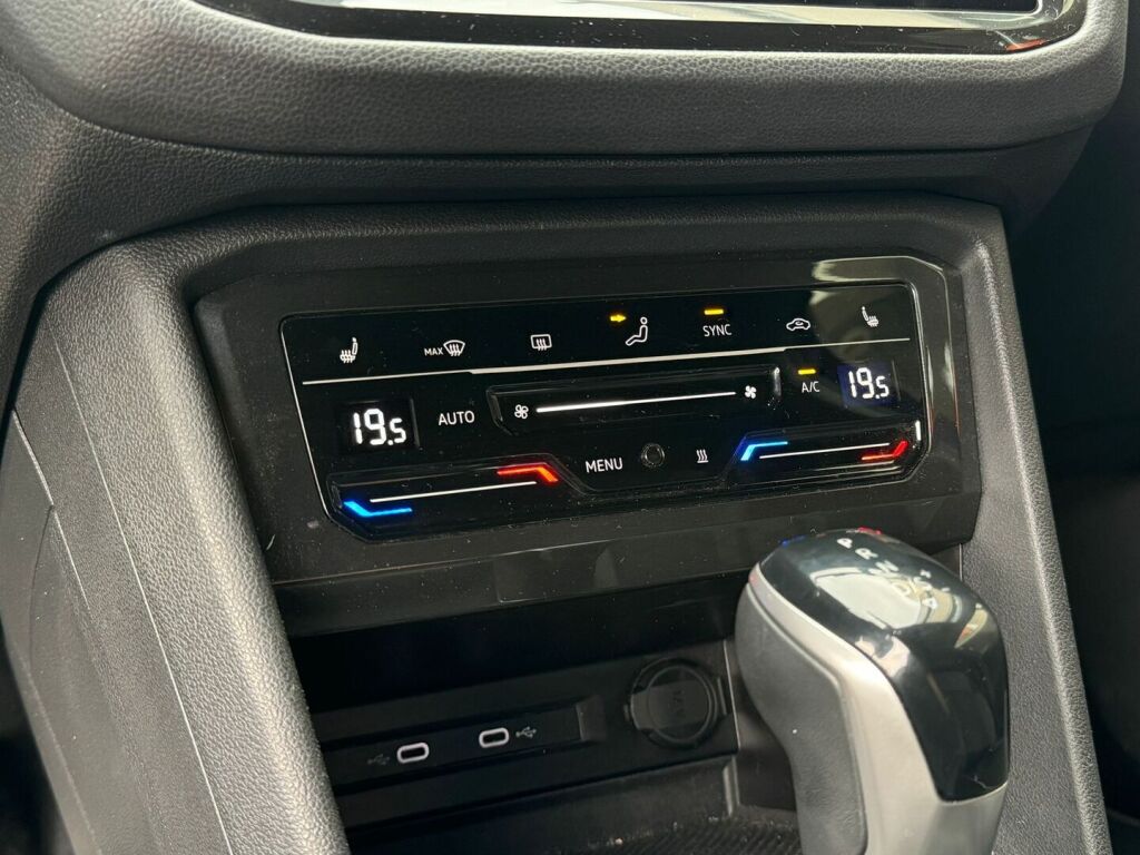 Volkswagen Tiguan 2022 R-Line 2,0 TDI SCR 110 kW 4MOTION DSG-automaatti / Suomiauto / Webasto / Vetokoukku / iQ-light / Digimittaristo