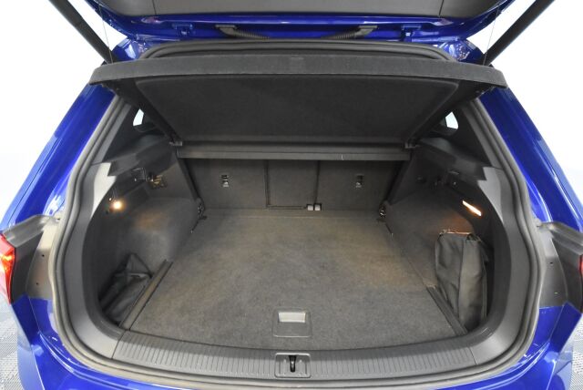 Volkswagen Tiguan 2022 R-Line 2,0 TDI SCR 110 kW 4MOTION DSG-automaatti / Suomiauto / Webasto / Vetokoukku / iQ-light / Digimittaristo