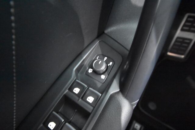 Volkswagen Tiguan 2022 R-Line 2,0 TDI SCR 110 kW 4MOTION DSG-automaatti / Suomiauto / Webasto / Vetokoukku / iQ-light / Digimittaristo