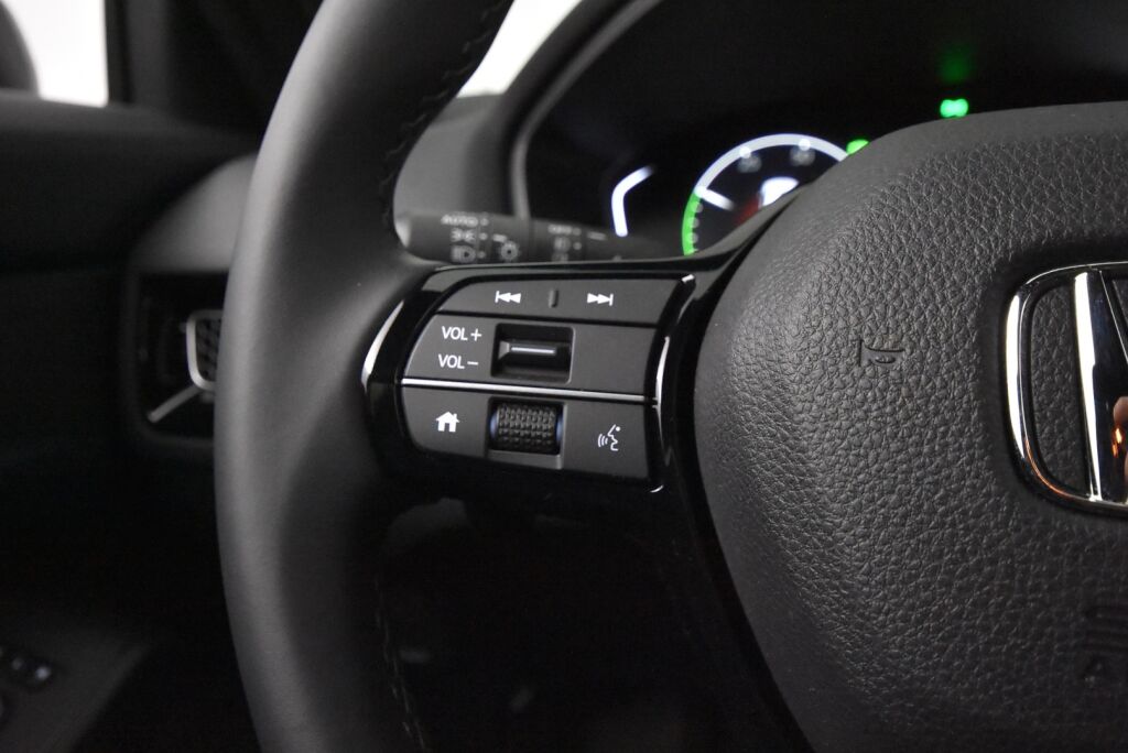 Honda Civic 2023 Hybrid Sport 135kw / Navi / ACC / Kaistavahti / Kamera / 2 x 18" vanteet / LED / Avaimeton käyttö / - RAHOITUS TÄHÄN AUTOON VAIN 3.99% - 