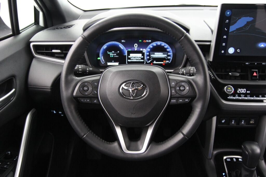 Toyota Corolla Cross 2023 Toyota Corolla Cross 2.0 Hybrid Active / Tehdastakuu / Suomiauto / 1-Omistaja / Alv-väh.kelp./ Adapt.vakkari / P-kamera