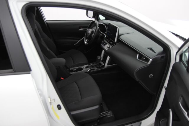 Toyota Corolla Cross 2023 Toyota Corolla Cross 2.0 Hybrid Active / Tehdastakuu / Suomiauto / 1-Omistaja / Alv-väh.kelp./ Adapt.vakkari / P-kamera