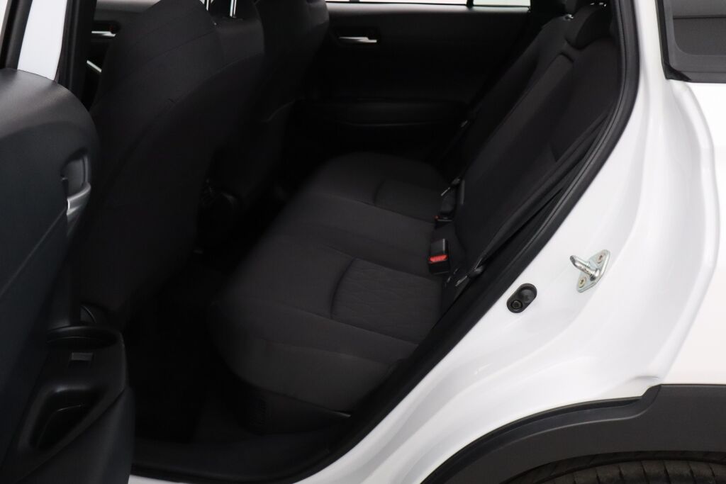 Toyota Corolla Cross 2023 2.0 Hybrid Active / Tehdastakuu / 1-Om. Suomiauto / ALV / Adapt. vakkari / P-Kamera / Navi / Ratinlämmitin / LEDit
