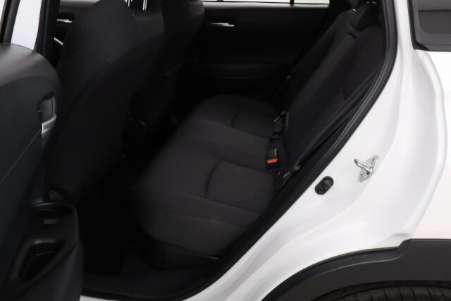 Toyota Corolla Cross 2023 2.0 Hybrid Active / Tehdastakuu / 1-Om. Suomiauto / ALV / Adapt. vakkari / P-Kamera / Navi / Ratinlämmitin / LEDit