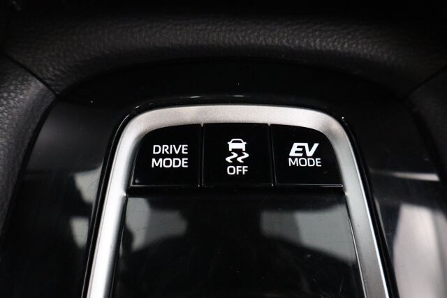 Toyota Corolla Cross 2023 2.0 Hybrid Active / Tehdastakuu / 1-Om. Suomiauto / ALV / Adapt. vakkari / P-Kamera / Navi / Ratinlämmitin / LEDit