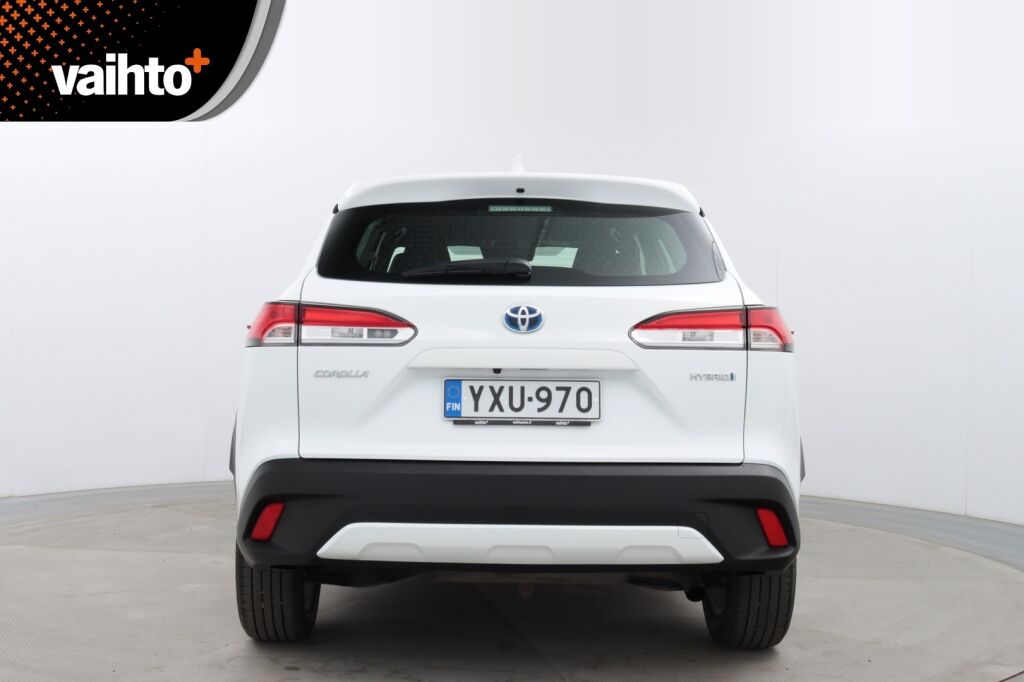 Toyota Corolla Cross 2023 2.0 Hybrid Active / Tehdastakuu / 1-Om. Suomiauto / ALV / Adapt. vakkari / P-Kamera / Navi / Ratinlämmitin / LEDit