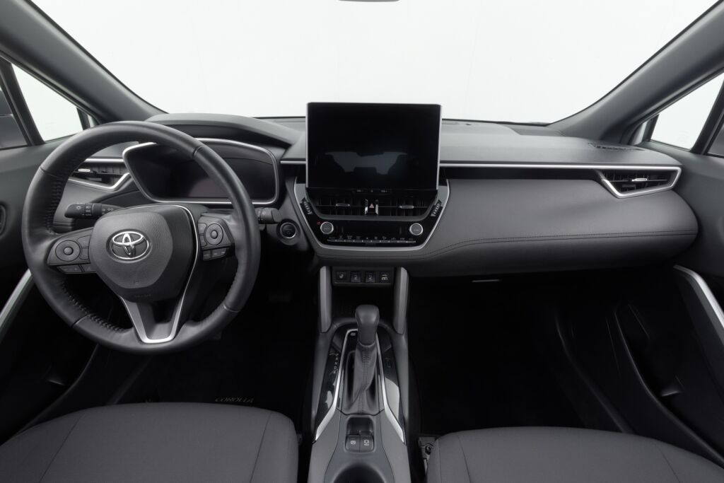 Toyota Corolla Cross 2023 2.0 Hybrid Active / Tehdastakuu / 1-Om. Suomiauto / ALV / Adapt. vakkari / P-Kamera / Navi / Ratinlämmitin / LEDit