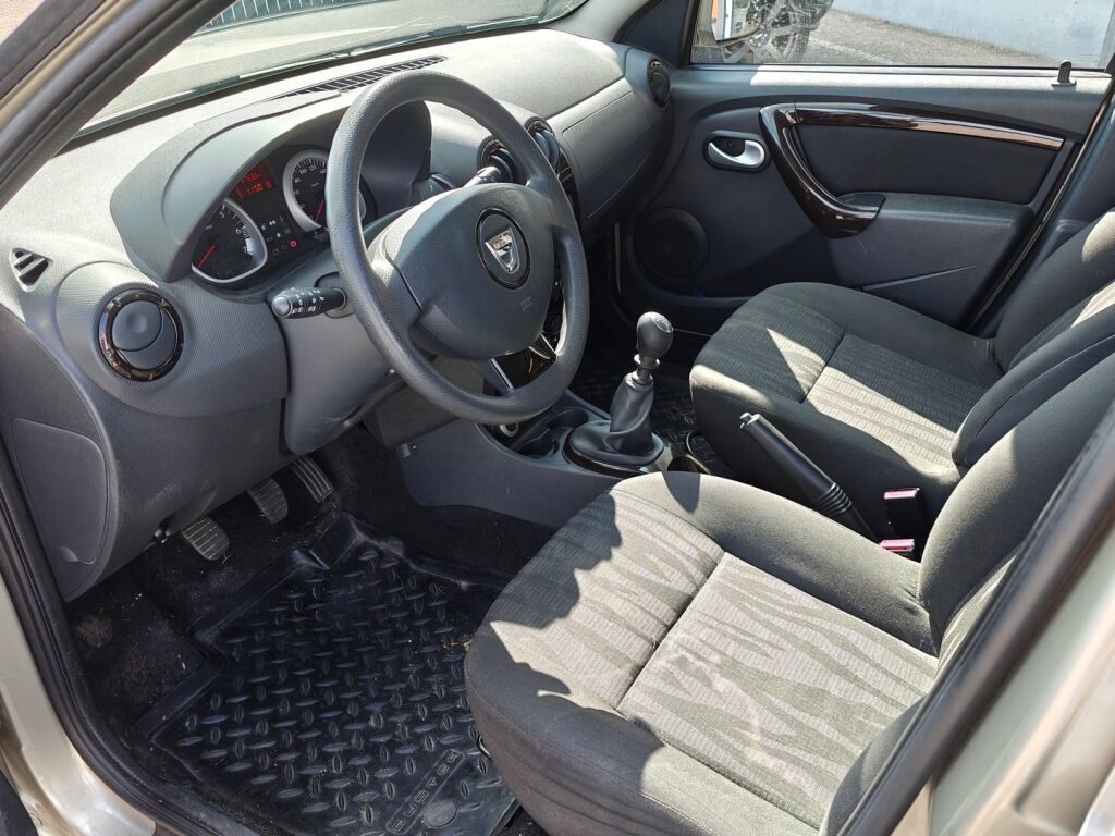Dacia Duster 2012 4wd 1,6 16V 105hv 6MT Laureate / Neliveto / Suomiauto / Vetokoukku / Lohkolämmitin+Sp / Ilmastointi / Bluetooth