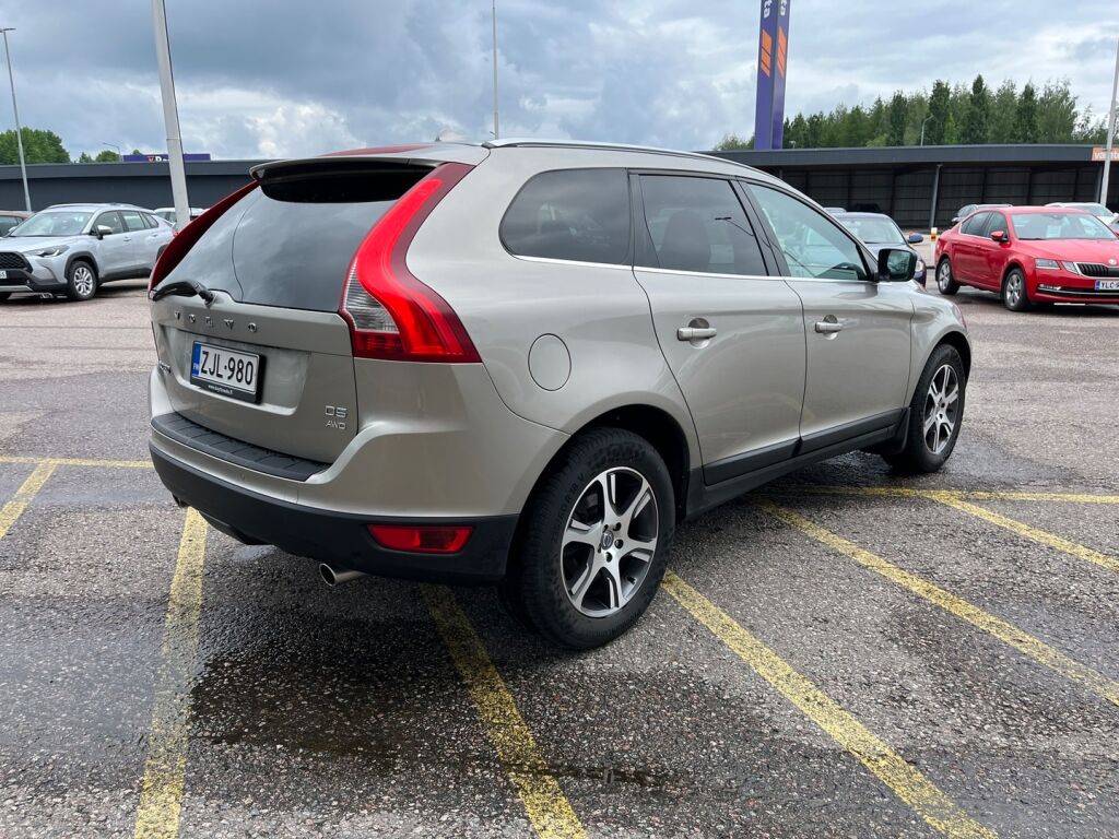 Volvo XC60 2012 D5 AWD Summum aut / 1.Omistaja / Suomiauto / Webasto / Tutkat /