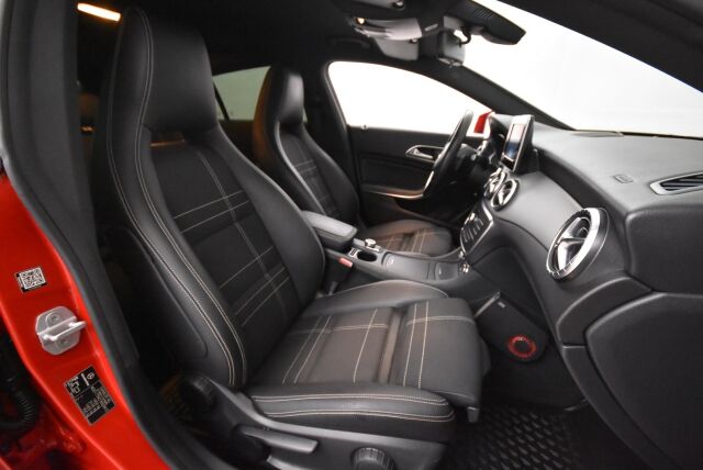 Mercedes-Benz CLA 2016 180 A Shooting Brake Premium Business / Urban Paketti / Kamera / Sporttipenkit / Lohkolämmitin / Juuri huollettu