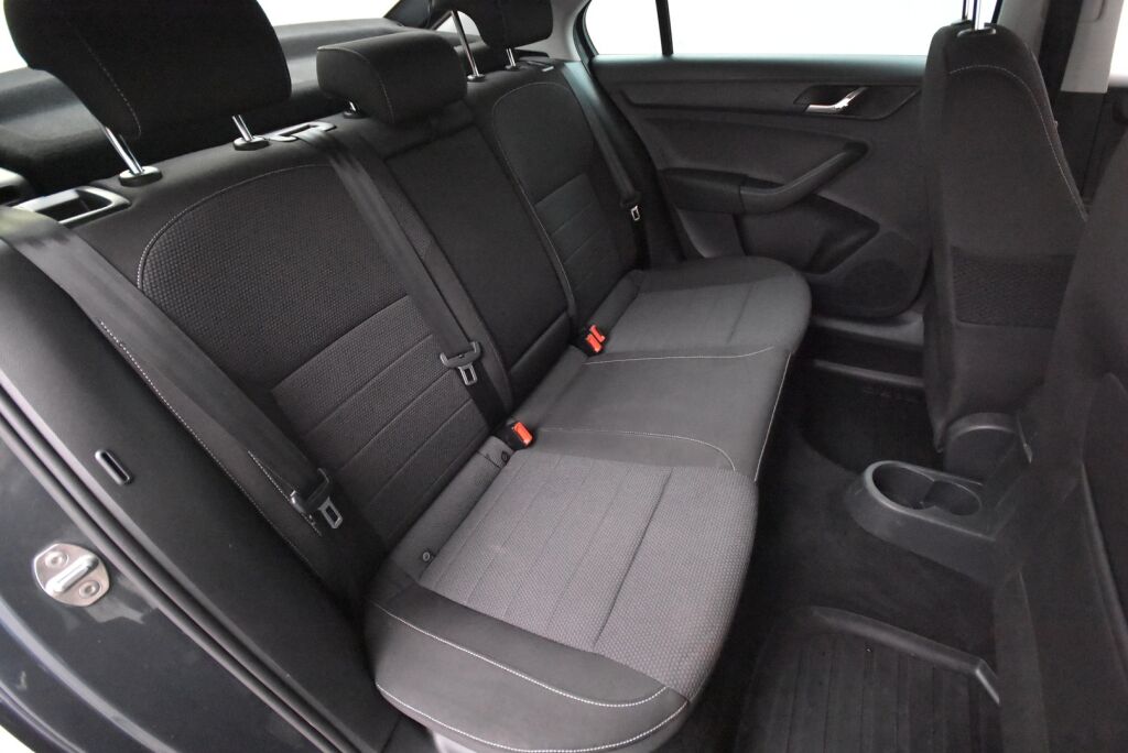 Skoda Rapid 2016 1,2 TSI 110 Style / Suomiauto / Vetokoukku / Lohkolämmitin / Vakionopeudensäädin