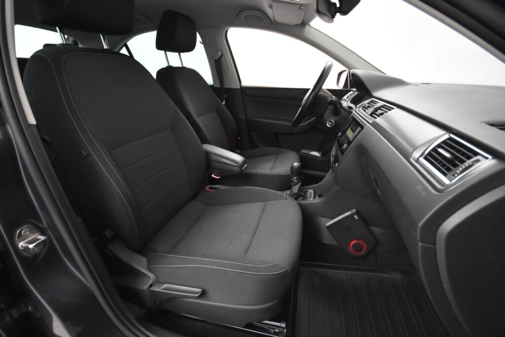 Skoda Rapid 2016 1,2 TSI 110 Style / Suomiauto / Vetokoukku / Lohkolämmitin / Vakionopeudensäädin