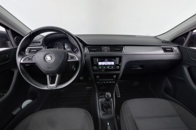 Skoda Rapid 2016 1,2 TSI 110 Style / Suomiauto / Vetokoukku / Lohkolämmitin / Vakionopeudensäädin