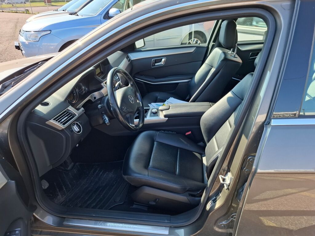 Mercedes-Benz E 2012 220 CDI BE A / AMG Ulkopuoli / Tutkat / Koukku /
