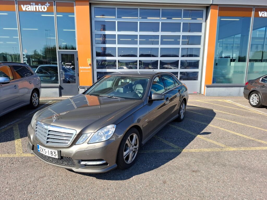 Mercedes-Benz E 2012 220 CDI BE A / AMG Ulkopuoli / Tutkat / Koukku /