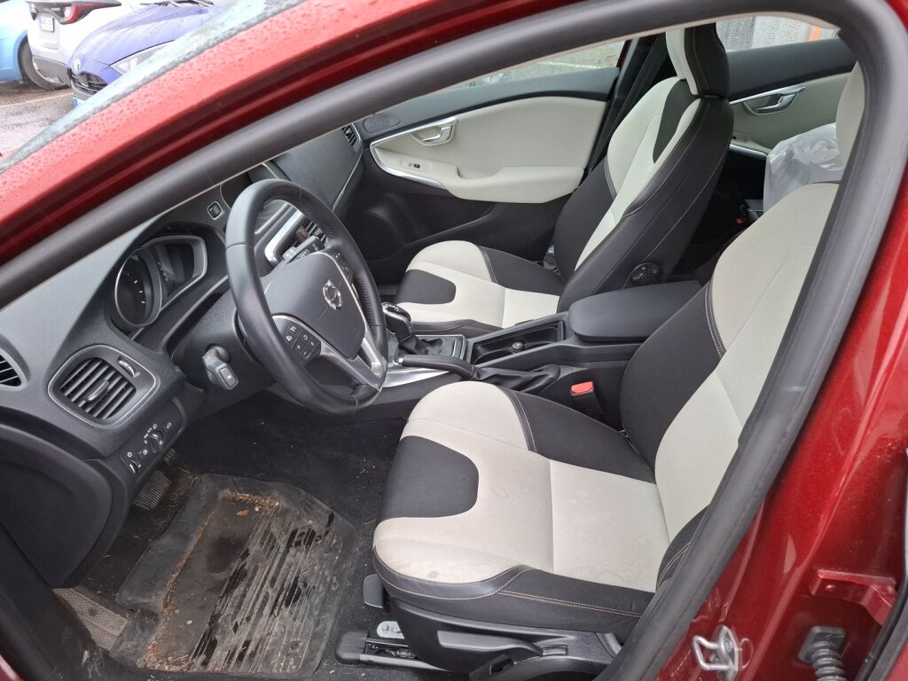 Volvo V40 Cross Country 2016 D2 Business aut/Navi/tutkat/Webasto/