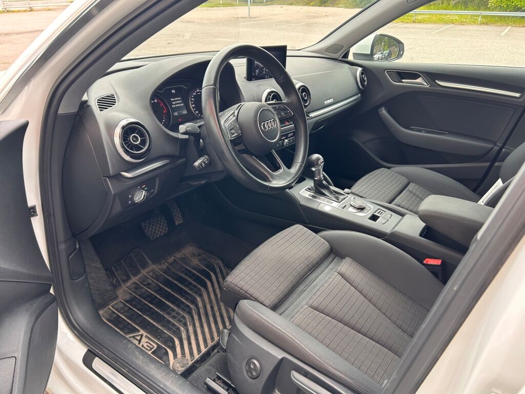 Audi A3 2017 Sportback First Edition Business Sport 1,4 TFSI COD 110 kW ultra S tronic / 2-om. Suomiauto / ACC / Keyless / Lohko + sisä / Jakopää tehty!