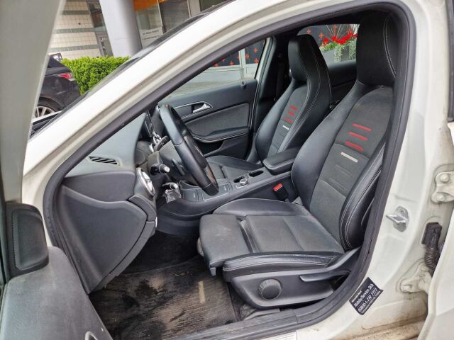 Mercedes-Benz A 2016 180 A Premium Business / Panoraama / 1 Om / Merkkihuoltohistoria / Kamera