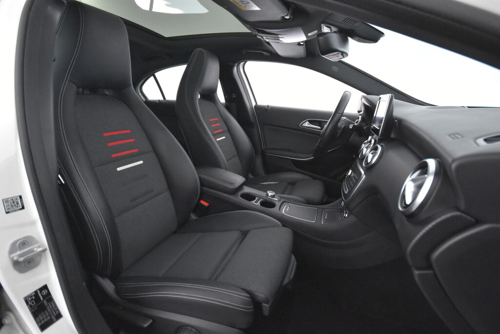 Mercedes-Benz A 2016 180 A Premium Business / Panoraama / 1 Om / Merkkihuoltohistoria / Kamera