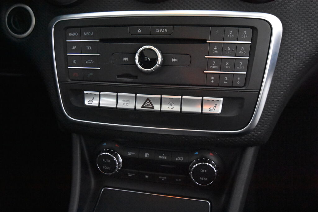 Mercedes-Benz A 2016 180 A Premium Business / Panoraama / 1 Om / Merkkihuoltohistoria / Kamera