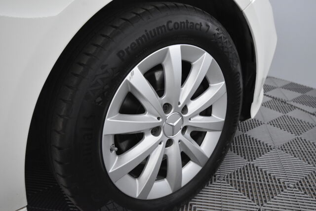 Mercedes-Benz A 2016 180 A Premium Business / Panoraama / 1 Om / Merkkihuoltohistoria / Kamera