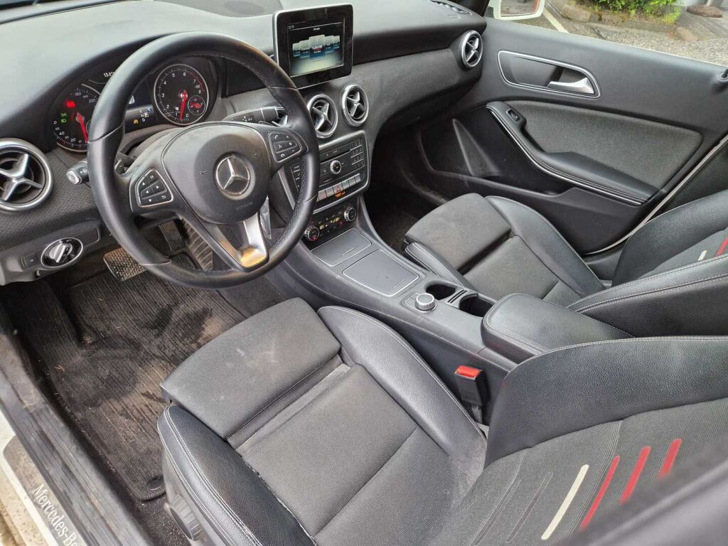 Mercedes-Benz A 2016 180 A Premium Business / Panoraama / 1 Om / Merkkihuoltohistoria / Kamera