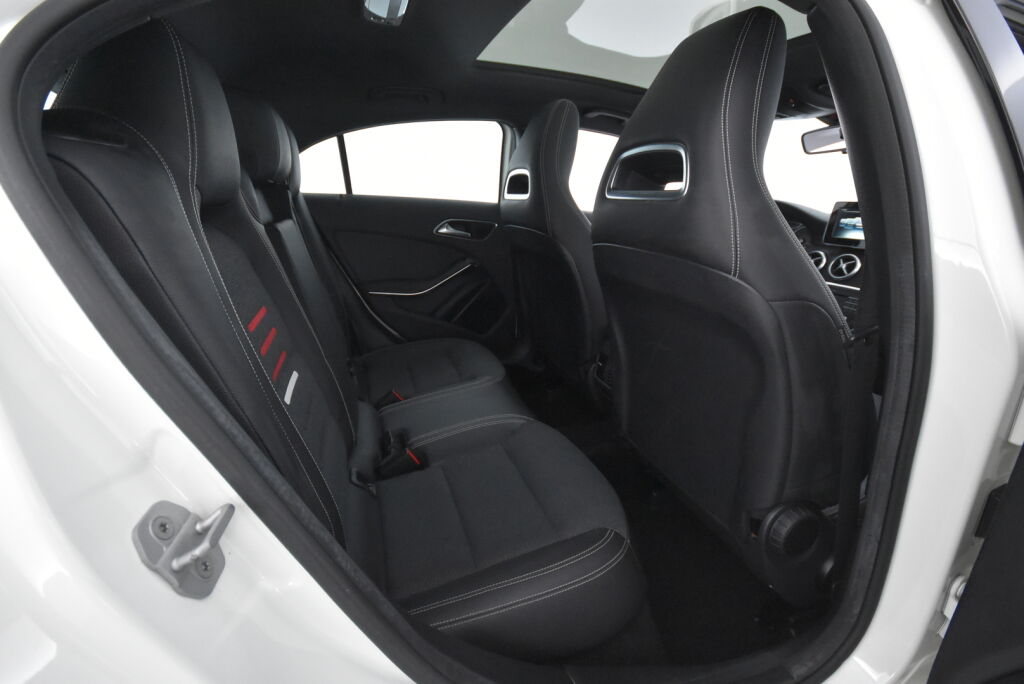 Mercedes-Benz A 2016 180 A Premium Business / Panoraama / 1 Om / Merkkihuoltohistoria / Kamera
