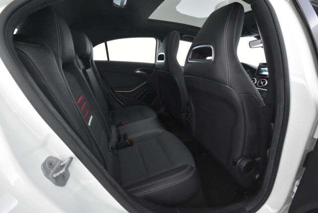 Mercedes-Benz A 2016 180 A Premium Business / Panoraama / 1 Om / Merkkihuoltohistoria / Kamera